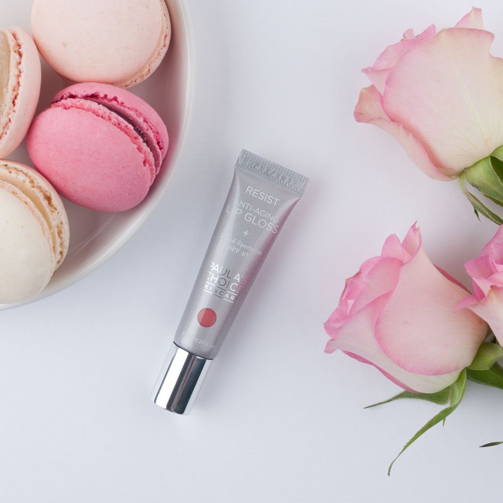PaulasChoiceNL's tweet photo. Kissable lips deze Valentijn 💋 we geven een gratis roze Resist Anti-Aging Lip Gloss (t.w.v. € 24) cadeau bij bestellingen vanaf € 50 + Gratis verzending 💌 - t/m 14 februari op=op https://t.co/m0sH8iQBu4