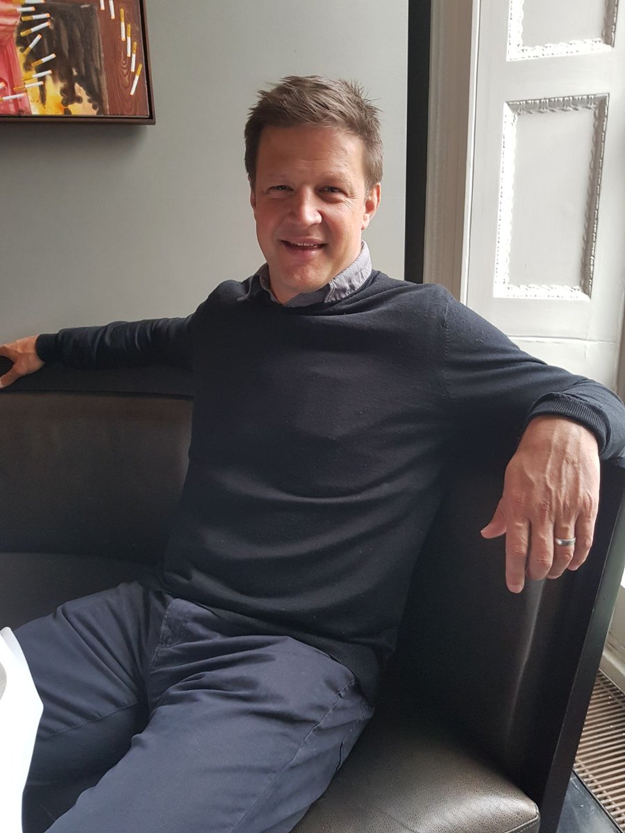 Lovely to see former @Springboks captain @BobSkinstad pop into the #LondonSportingClub today #SouthAfricarugby