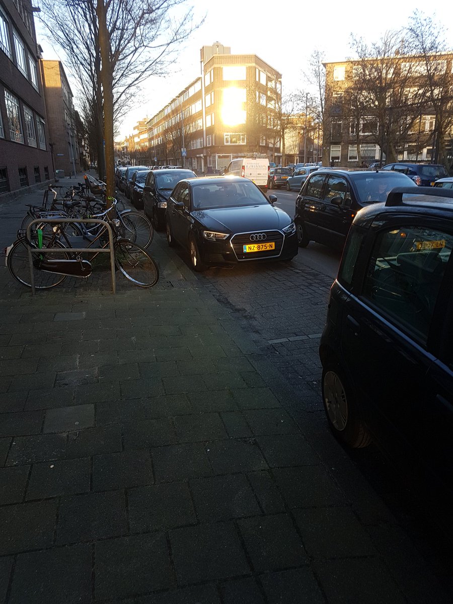 #vvdrotterdam <a href="/markharbers/">Mark Harbers</a> Walenburgerweg; druk; gevaarlijk; slecht parkeren; tijd voor vergunninghouders?