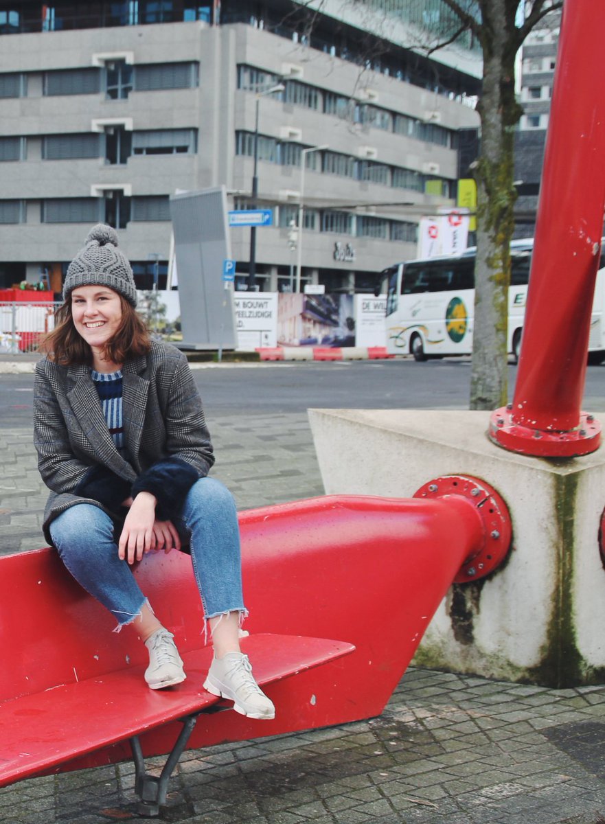 Ken je Tessa al? Ze is begonnen aan het recept voor een smakelijke mediamix. l5.nl/team/detail/te… - En de portfolio: tessabeeke.wixsite.com/beeke