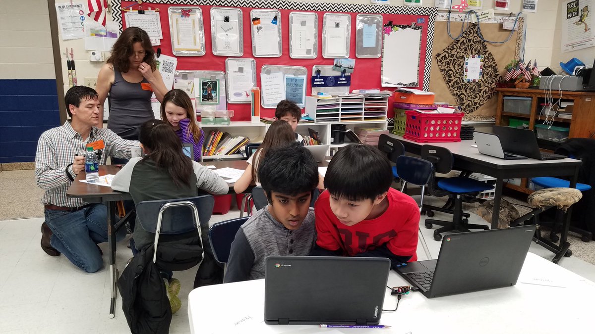When the beta testers teach the #edtech <a href="/FiriaLabs/">Firia Labs</a> developers what <a href="/WestMadison7/">West Madison Elem.</a> students like ... #debugging #LoveMyGiftedClass