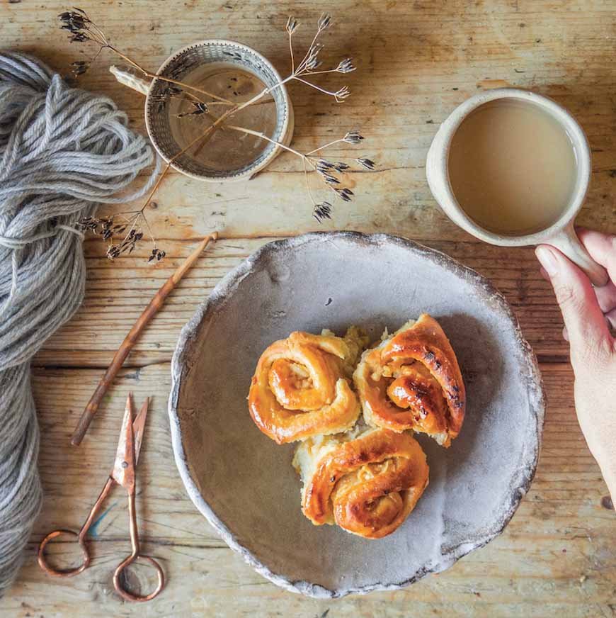 EnglishHomeTeam's tweet image. This is not a speedy Chelsea bun #recipe – once you decide to reach for the ingredients it will be two hours or so before you can demolish your first bun – but the slowness of the process and the tantalizing anticipation is part of its joy bit.ly/2Hdsq4k

#BritishBakes