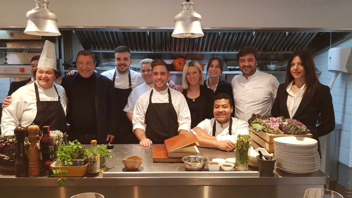 Joan Roca con el equipo de <a href="/RstCasaJose/">Casa José</a> en #Aranjuez