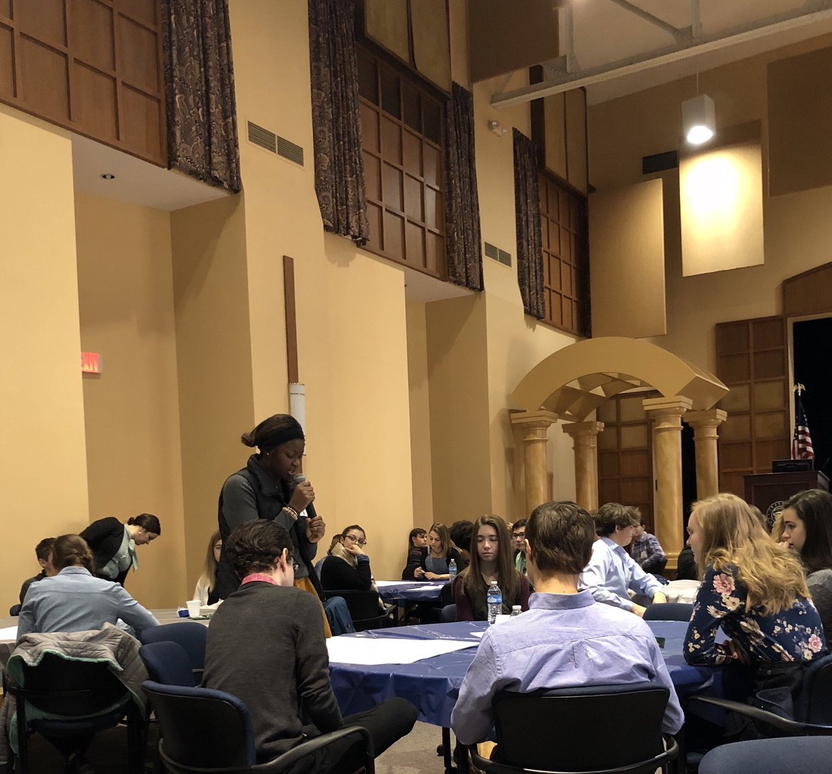 WNGlobalStudies's tweet photo. WNHS Global Scholars students getting a chance to discuss global issues and what we can do to help solve them. @CbusCCWA @WNHS_Warriors #WeAreWarriors https://t.co/T15hr2Ved6