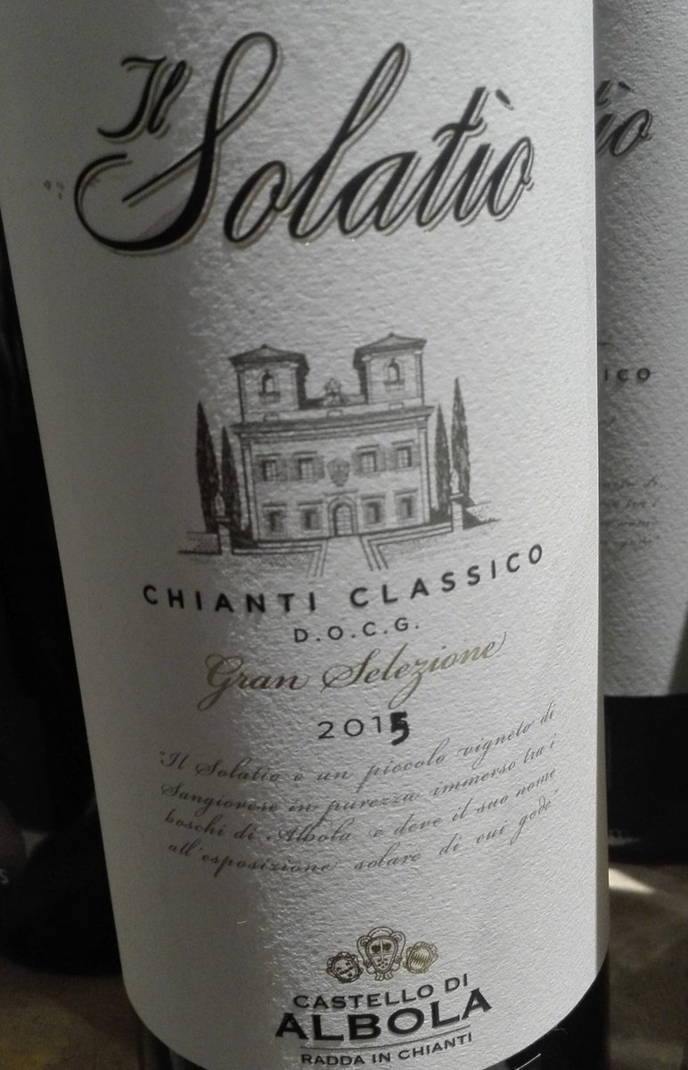 WineNewsIt's tweet photo. Ancora @chianticlassico dalla #CCC18: grandi #premesse per il #futuro della #Riserva 2015 #Campitello @Monteraponi, #succoso e #pronto invece il #Bugialla #Riserva 2015 #IlPoggerino, #elegante e #reattivo #IlSolatìo #GranSelezione 2015 @CastellodAlbola https://t.co/GJG5kdt5zT