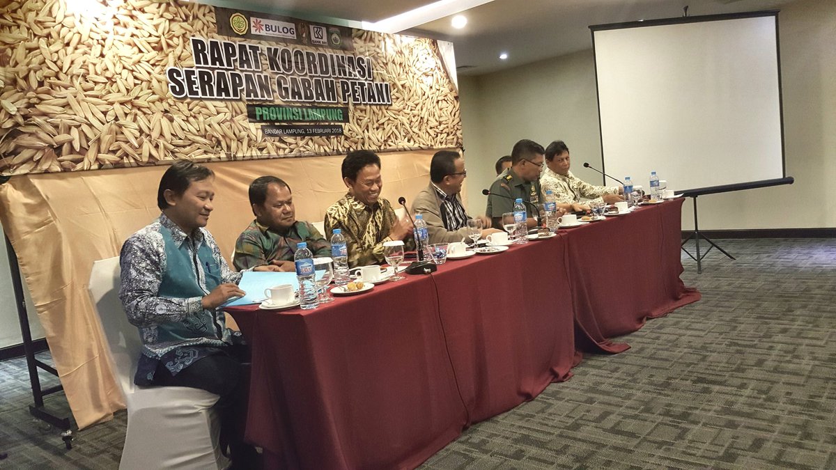 BadanPangan's tweet photo. Usai melaksanakan Rakor, besok tim akan melaksanakan serapan gabah petani di Lampung Tengah dan Lampung Utara
@kementan @badansdm @itjen1kementan @DITJEN_PSP @PerumBULOG @tni_ad @BANKBRI_ID
#Panen #Sergab #Gabah #Beras #PetaniSejahtera #StokPanganAman #HargaPanganStabil https://t.co/IpyfSw6H6M