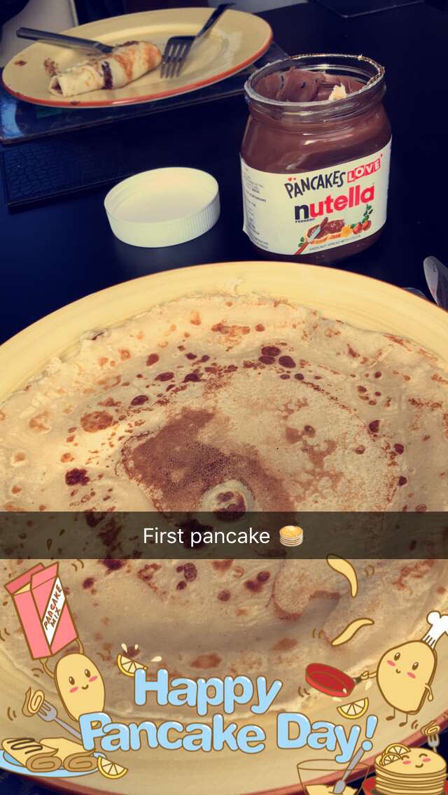 Ellymckee's tweet photo. A day dedicated to pancakes is my favourite day! Thanks @victoriabell96 for making these delicious pancakes 🥞 https://t.co/QLmFmZ4DwC