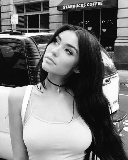 FamousBaseRPG's tweet image. • Madison Beer •

》 @Louisesadgirl