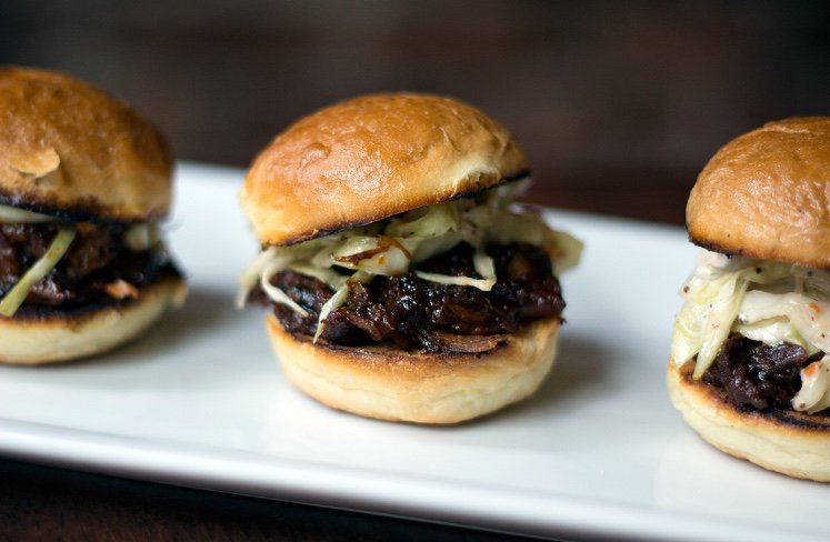 copperstillnyc's tweet photo. $2 Guinness Braised Pulled Pork Sliders all day #thecopperstillnyc #happyhour #nyc #eastvillage #eeeeats https://t.co/8Oy086syOv
