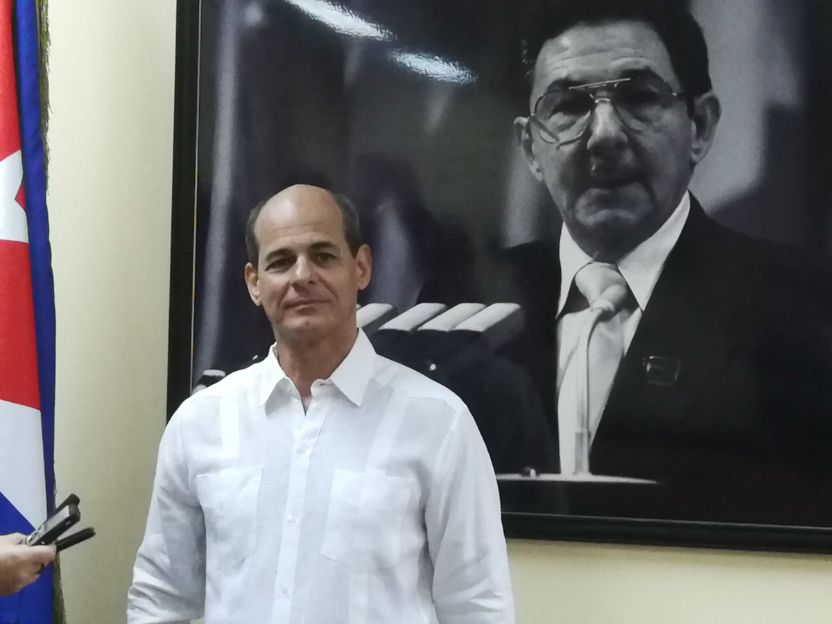 Rogelio Sierra exposed the Cuban position to Almagro´s views.