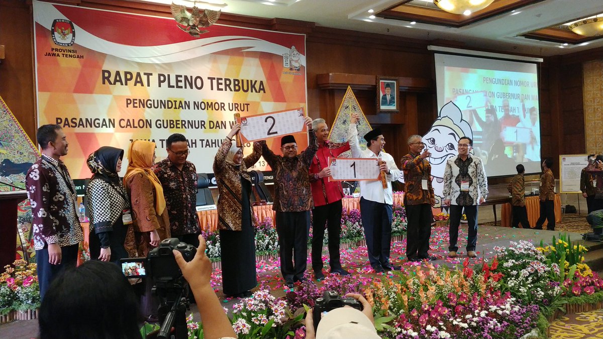 sudirmansaid's tweet photo. Sila kedua: Kemanusiaan yang adil dan beradab.   Melalui Pilkada Ini, kita jalankan tugas kemanusiaan membangun @provjateng menuju @ProvinsiJATENG yang lebih adil, lebih beradab, dan lestari.  Mohon doa dan dukungan dari seluruh warga. https://t.co/4iH1y8wpFA