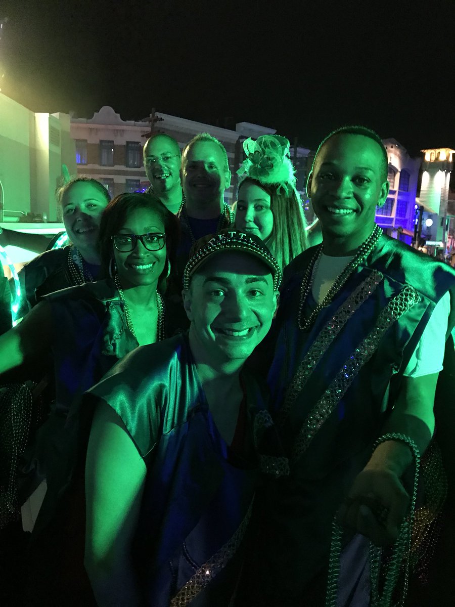 aannoyingdevil's tweet photo. #Thankyou @UniversalORL for the #awesome #gatorfloat experience last night at the #UniversalMardiGras #parade 🤟🤟🤟 #goodfriends #goodtimes #PositiveVibes #UniversalMoments #passholders #celebration https://t.co/wnmy3oeJnr