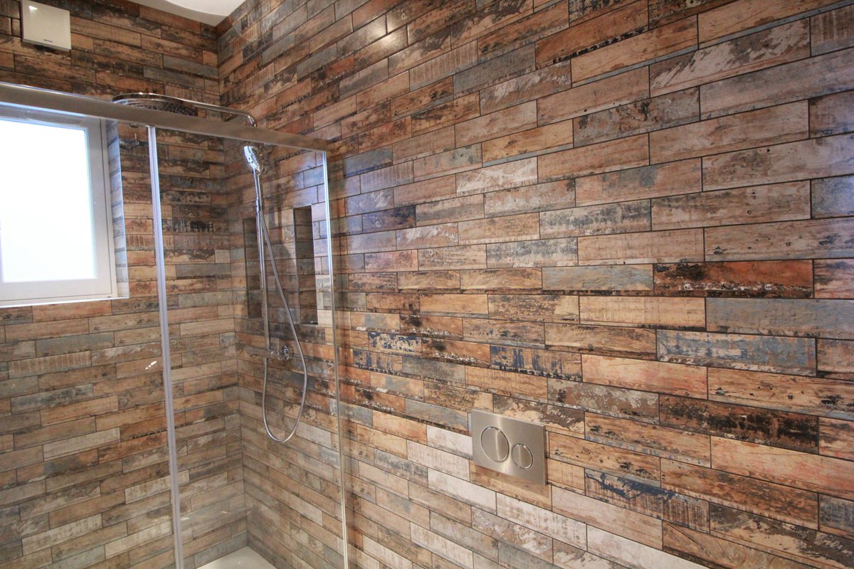 Shower Tiling
Contact us!
#floor #wall #bathroom #toilet #kitchen #tiles #refurbishment #tilers #londontiles #professionaltiles #londonWall