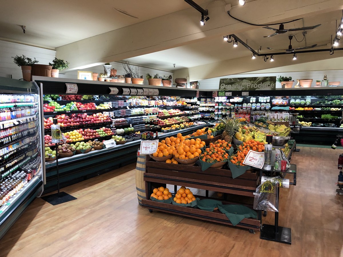 cpowellPNW's tweet photo. Produce department has a nice new look at #BayviewThriftway in #Olympia The new configuration really opens up the department #NWG #Thriftway https://t.co/n9iJRwYLAr