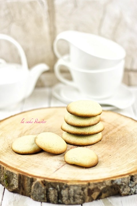 Biscotti al vino bianco, senza uova e senza burro, facili e veloci da preparare, ottimi sia per colazione e sia per merenda...provate, andranno a ruba!!!
langolodellacakedisaster.blogspot.it/2018/02/biscot…   #food #Foodies #foodbloggers #foodblog #italianfoodblogger #biscotti #sweet