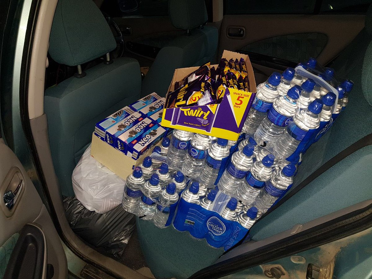 AMYA_Humanity's tweet photo. This past weekend, members of @MKA_NW @MKAUK_Islamabad generously distributed food &amp; water packs to vulnerable members of society via @salvationarmyuk and on the streets! 

@UKMuslimYouth showing true teachings of Islam. Serving humanity is part of our faith #MuslimsForHumanity https://t.co/X7C7e2tT2h