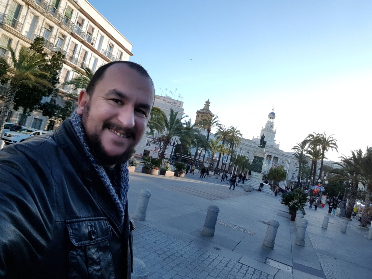 JairoPiRfO's tweet photo. A por coplas!! #Gaditaneando https://t.co/BMNSlFQ5aW