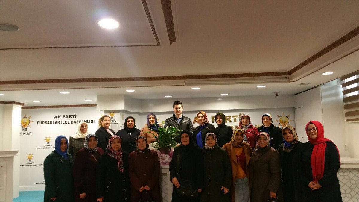 Gençlik Kolları Başkanımız <a href="/muratozkan06/">Murat Özkan 🇹🇷</a> ’a hayırlı olsun ziyaretinde bulunan Kadın Kolları Başkan vekili ve yönetimine yapmış oldukları nazik ziyaretlerinden dolayı teşekkür ederiz. <a href="/AKKADINPURSAKLR/">AK Kadın Pursaklar</a> <a href="/AKPURSAKLAR/">AK PARTİ PURSAKLAR 🇹🇷</a> <a href="/ServetTurkayik/">Servet Türkayık🇹🇷</a> <a href="/selcukcetin_/">Selçuk Çetin</a> <a href="/pursaklarbld/">Pursaklar Belediyesi</a> <a href="/akgenclikankara/">AK Gençlik Ankara</a>