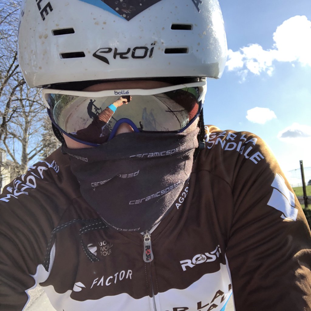 NicoDenz's tweet photo. It was cold this morning in #Cologne
Lucky that I have warm clothes by @rostifrance
@ceramicspeed @bolle_eyewear @ekoicycling @ag2rlamondiale_procyclingteam #allezalm #coldwinterweather https://t.co/zUzWJ5e2Ac