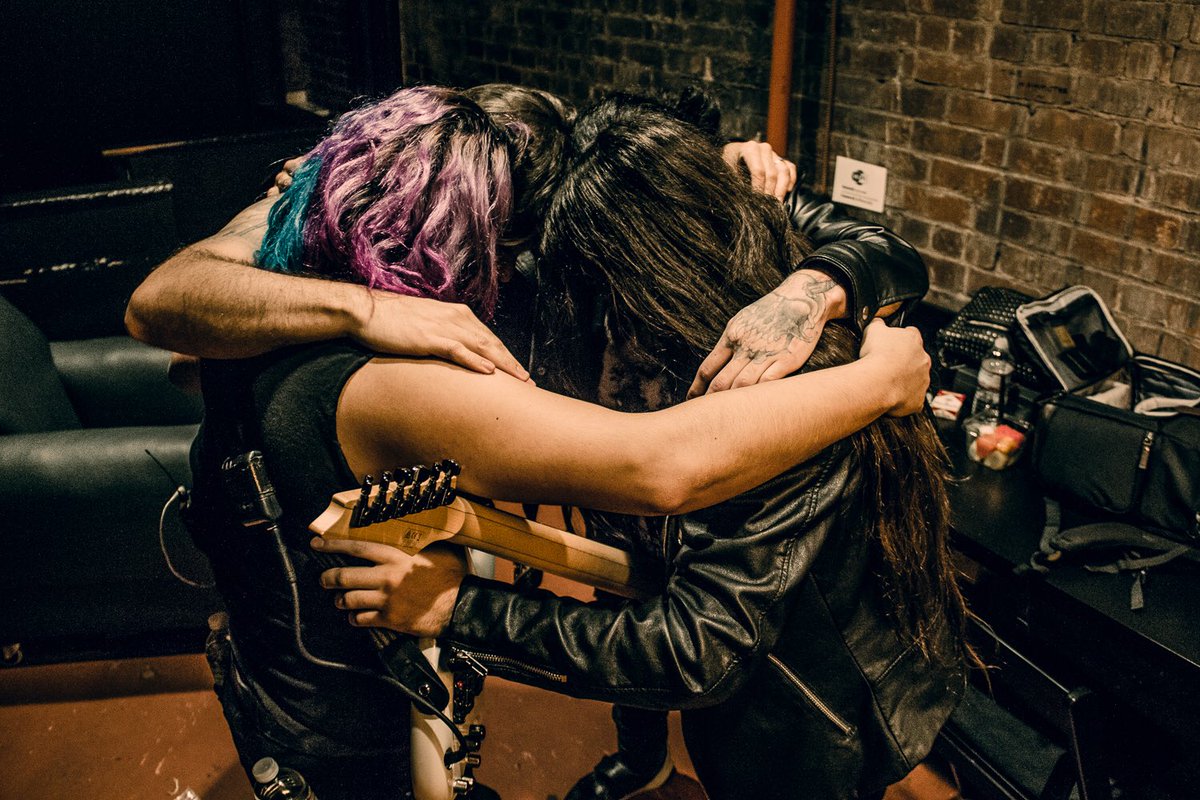 sassoddey's tweet photo. preshow last night in ATL🤘🏼 https://t.co/JJsHpfqwSs