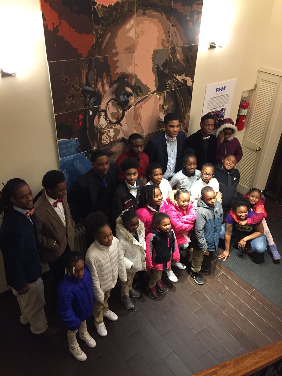 oneannapolis's tweet photo. #TheCollab Exhibit launch #OneAnnapolisOneLove #FutureHistoryNow #VisionWorkshop #BWSAnnapolis https://t.co/gC7WTLx5u5