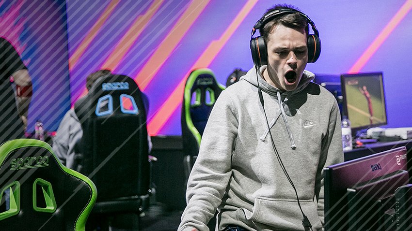 EASPORTSFC's tweet photo. Check out all the action and drama from the #FUT Champions Cup 🏆 Barcelona, the first event on The Road to the @FIFAeWorldCup, with this gallery of photos 📸. View Gallery 👉 https://t.co/VQX9TGAsPZ https://t.co/HHzbm63NjQ