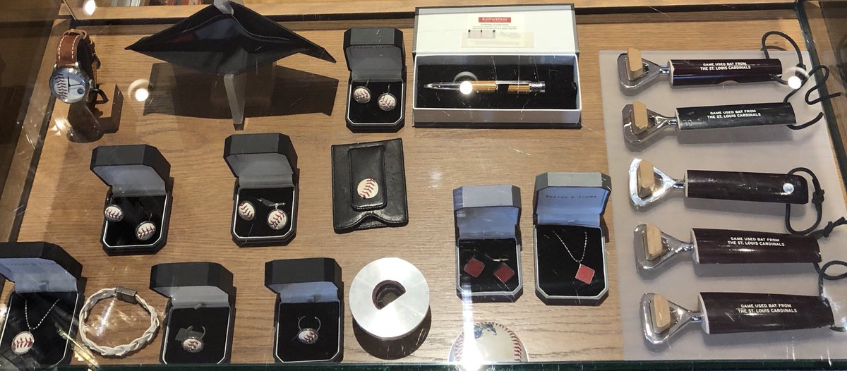 CardsAuthentics's tweet photo. Don't be caught without the perfect Valentine's gift for that special someone! Stop in or call 314-345-9851 and grab your @tokensandicons gift that not only screams "Happy Valentine's Day" but "Happy kickoff to Spring Training"! #CardsAuthentics has you covered! https://t.co/B4mAMMn7fR