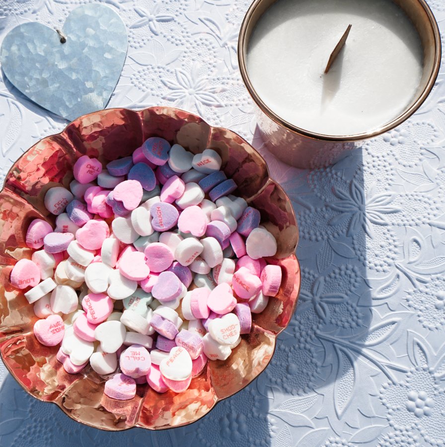 We're spreading the love this Valentine's Day!

Guess the correct number of heart candies in our Aphrodite bowl and win our copper candle tumbler collaboration! 

Head on over to our Instagram @sertodo_copper or our friends @slownorth Instagram to make your guess today!