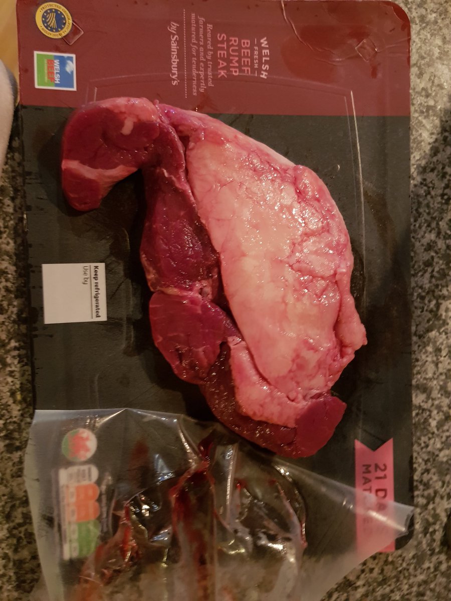 KellyLV87's tweet photo. @sainsburys Nice bit of steak for dinner I thought. Turn it round...Or maybe just a piece of fat. https://t.co/b1xnMTtx9Y
