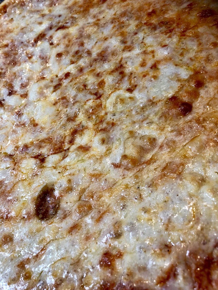 vincesofyardley's tweet photo. Pizza Day at Vince’s! $10 Large Plain Pizza! #yardley #yardleypa #buckscounty https://t.co/uY7njPh6fo