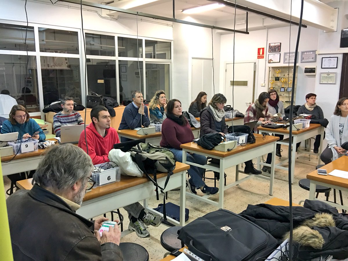xsune's tweet photo. #mEduTarraco testejant noves prestacions del #MHMap @mSchools_MWC amb @pauvives d’@ItinerariumNews i el suport de @nsabate4 @techneteacher @MLuisaForjan @anoukeen @mmas_que @mmart104 @chinchi223 @mireiatropic https://t.co/NLVzY05l7h