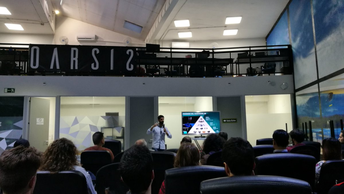 MR_Metaverso's tweet photo. Estamos charlando sobre UX en @oarsisxr ! #VR #MR #realidadVirtual https://t.co/WyjoRBR5FE