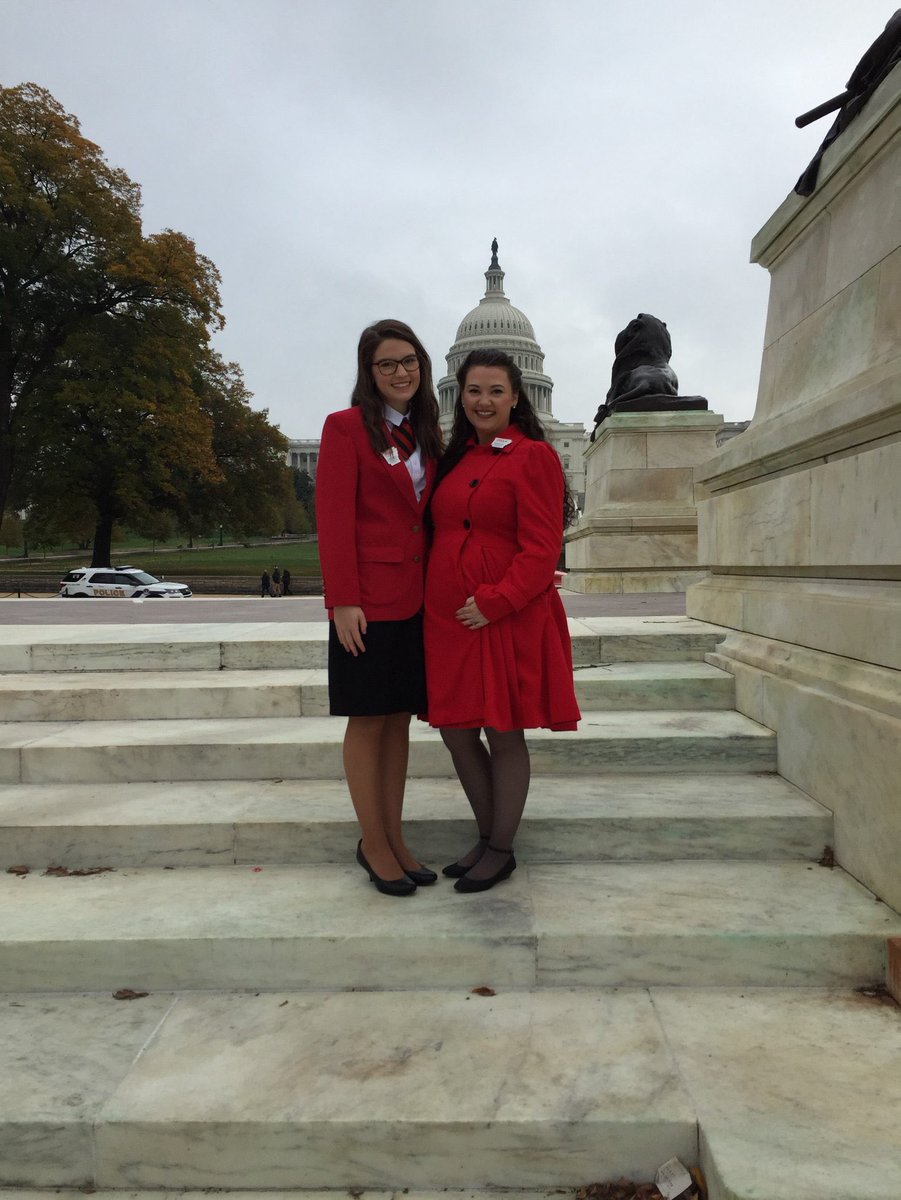 caraline_moore's tweet photo. happy #FCSEducatorsday to my biggest role model! So thankful for my FCCLA advisor and the FACS educator who I pushed me to pursue me dreams! Could never thank Mrs.Hare enough for all she's done for me and Bryant FCCLA!! https://t.co/HRzk4Ff7Gk