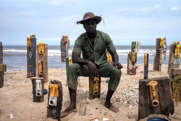 efluxcriticism's tweet photo. Serge Attukwei Clottey: "Differences between" at Jane Lombard Gallery @JLombardGallery #JaneLombardGallery #SergeAttukweiClottey #Differencesbetween #GoLokal https://t.co/mZrowTjKC6 https://t.co/tbPMekaA3X