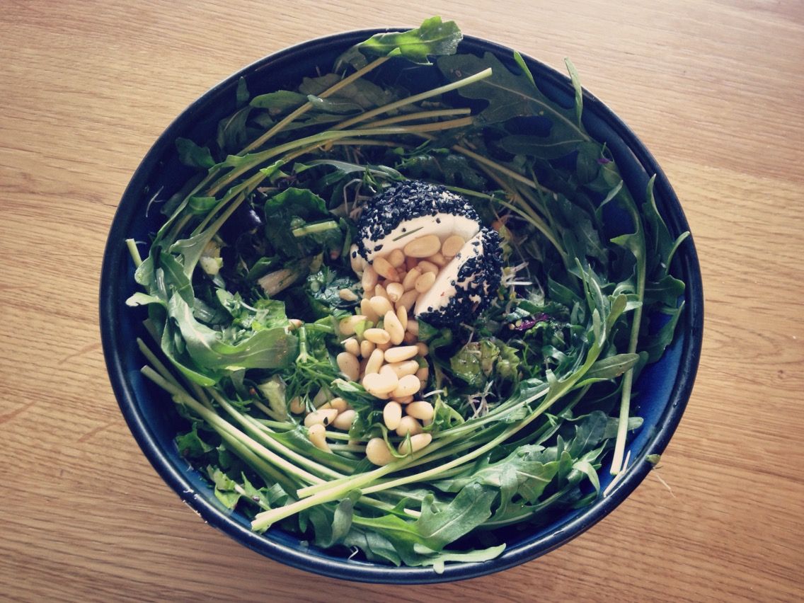 iris_lune's tweet image. Homemade deliciousness in a bowl -Ella #growyourown #diycooking #homecooking #healthy #salad #fresh #sesameseed #pinenuts