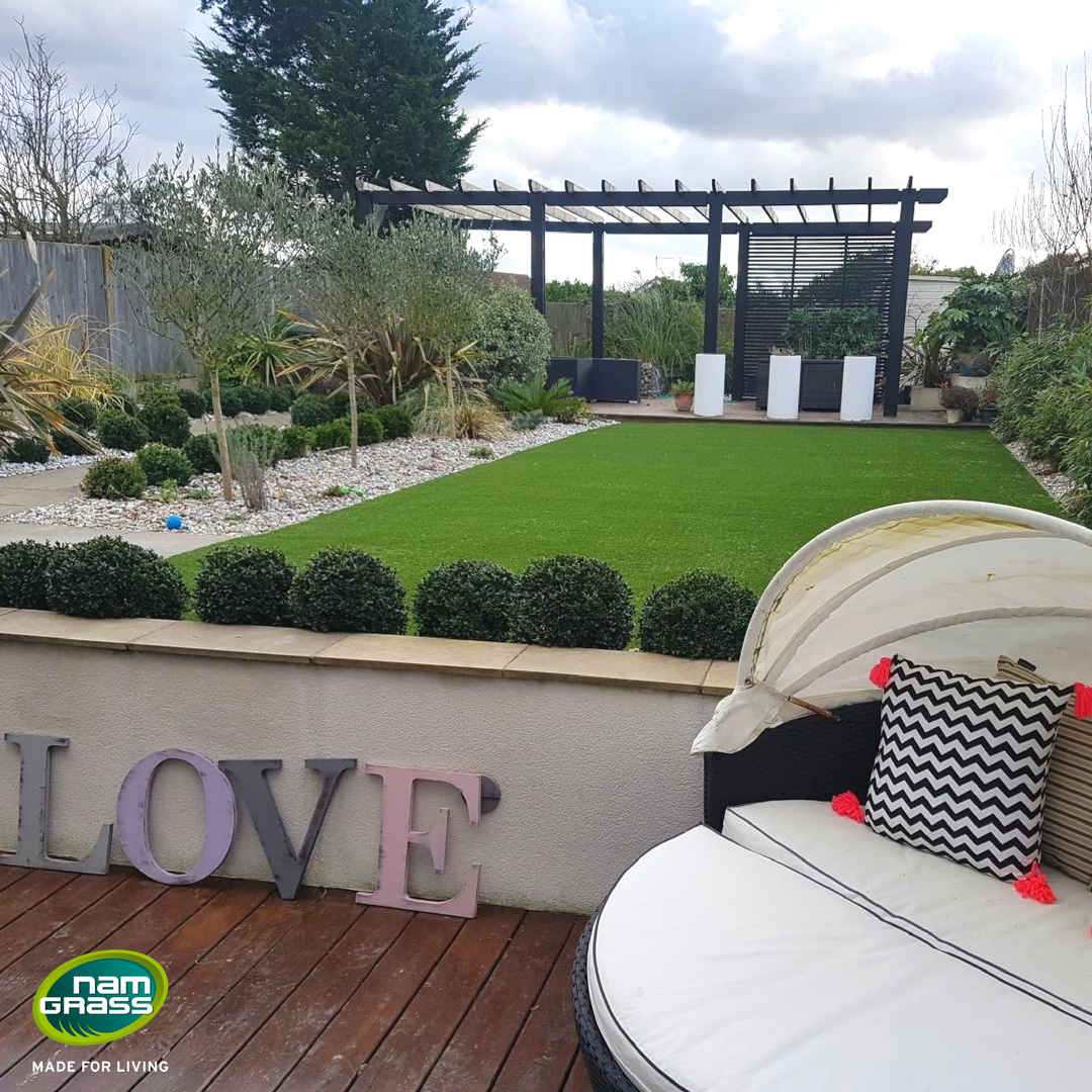 Namgrass's tweet photo. We ♥ these installs in customer's #homes. The #Namgrass used is the perfect match to its surroundings. #artificialgrass #quality #garden #property https://t.co/Mh7n0R2OOZ