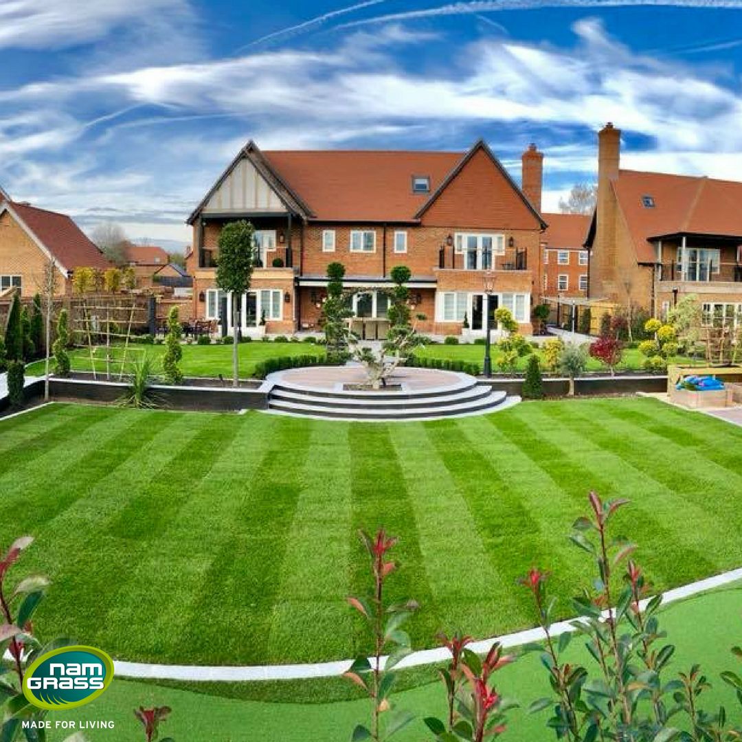 Namgrass's tweet photo. We ♥ these installs in customer's #homes. The #Namgrass used is the perfect match to its surroundings. #artificialgrass #quality #garden #property https://t.co/Mh7n0R2OOZ