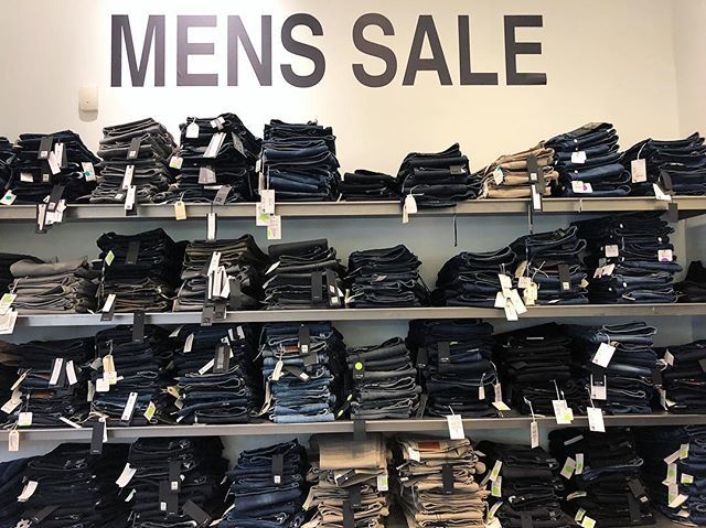 shopfinalsale's tweet photo. Grab a last minute #ValentinesDay #gift for the #man in your life! Don't have one? Guess you'll just have to #treatyoself! 🖤👖❤ https://t.co/kJVC8zB1Tu