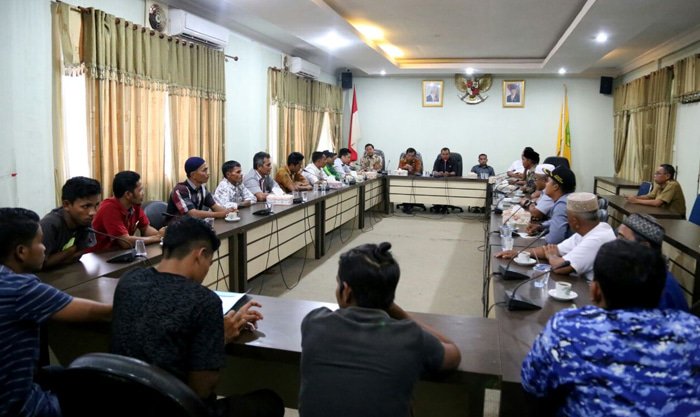 ProvRiau's tweet photo. Aliansi Masyarakat Cipang Ngadu ke DPRD, Tolak Proyek Waduk Lompatan Harimau https://t.co/CbNjO7VFFm https://t.co/dLjkIST9F4