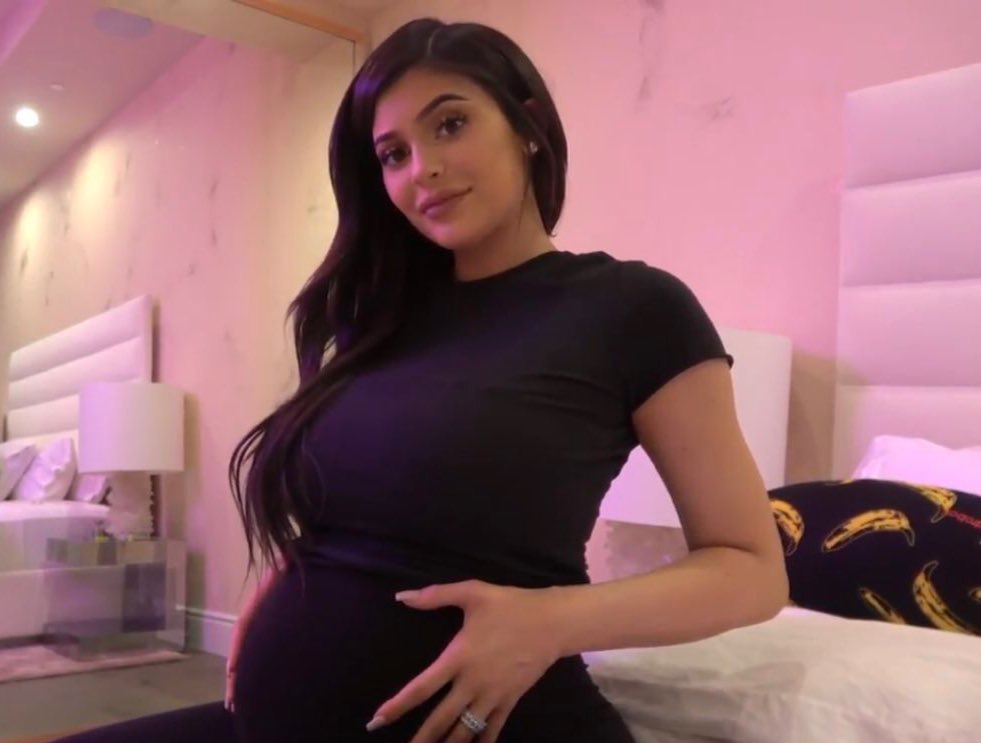 DoriaFreudenber's tweet photo. when they ignored you all day and you get that “hey baby” text https://t.co/VCNHrhg06r