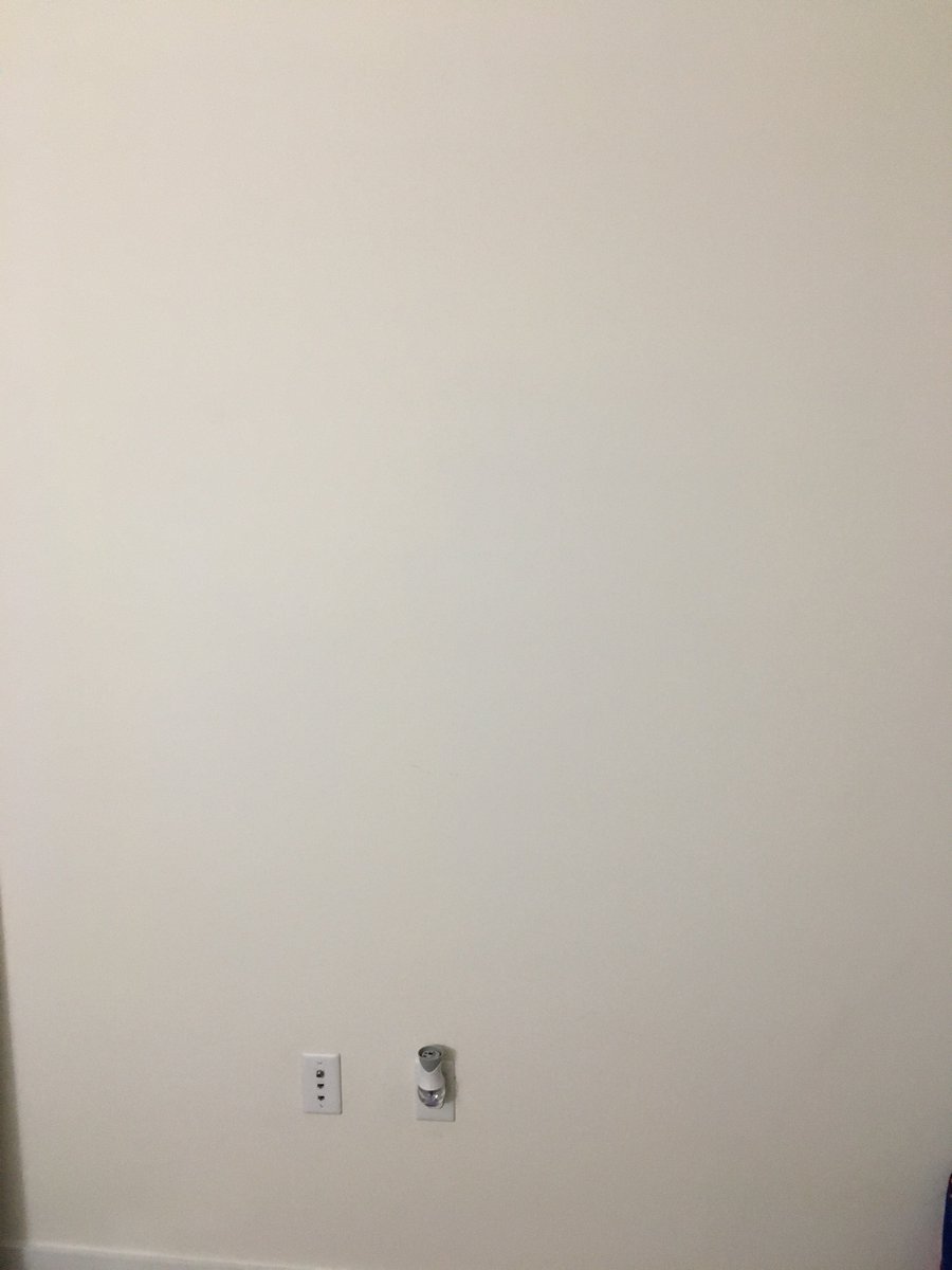 L0vinParis's tweet photo. @BestBuy I wanted to share with you a picture of my new TV I bought from you guys. If the picture looks odd, it's because it never showed up, no notice, and now no one knows where it is. Weird, as you didn't have trouble locating and taking my money. https://t.co/TtRzD9Q6dc