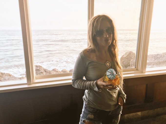 #bday pics from freast at dukes #malibu killed it https://t.co/qwbINAegv8<a href="/tag/bday"class="tags">#bday</a><a href="/tag/malibu"class="tags">#malibu</a>