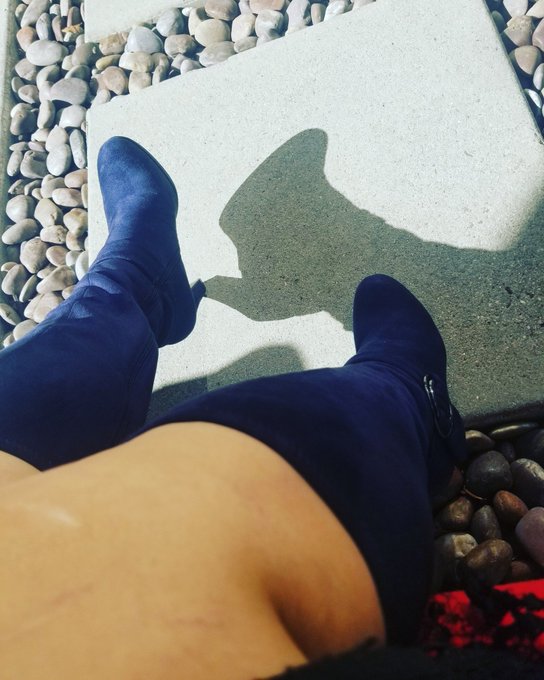 Showing off my #boots today!  #shoefetish #footfetish https://t.co/4aP5raGeqN<a href="/tag/boots"class="tags">#boots</a><a href="/tag/shoefetish"class="tags">#shoefetish</a><a href="/tag/footfetish"class="tags">#footfetish</a>