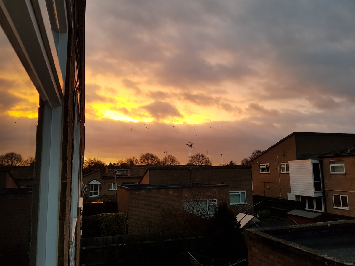 lisa_gratton's tweet photo. Sunrise is never boring no matter where you are... https://t.co/4ypZ5e5KkB