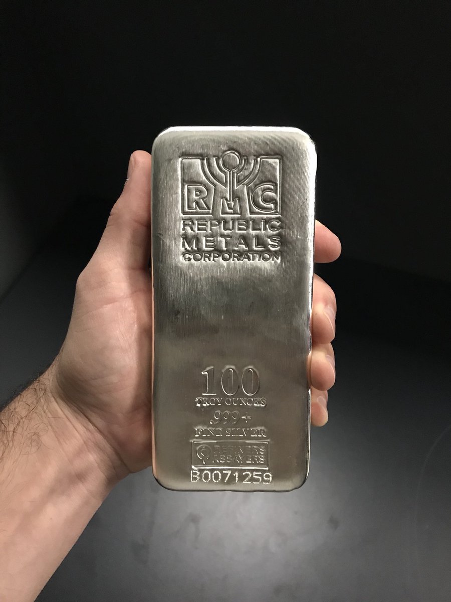 TheSilvertoken's tweet image. Silver is a beautiful thing. Great meeting with team at @SWP_Cayman glad to see we share the same level of excitement! #silver #silvertoken #slvt #ethereum #eth #bitcoin #btc #ico #cryptocurreny #preciousmetals