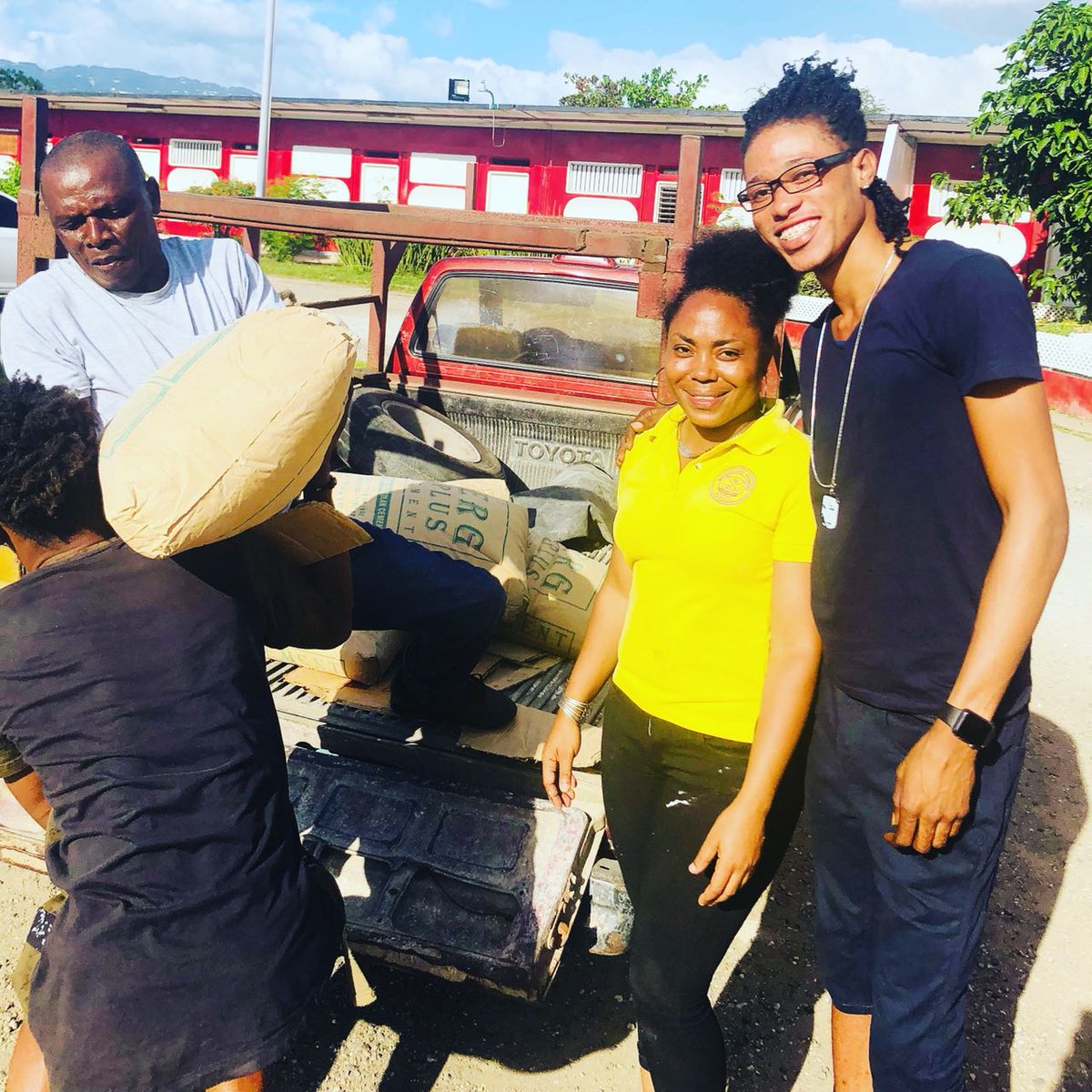 StillyetP's tweet photo. Sikka Rymes Give Back To Waterford Primary @Sikka_Rymes https://t.co/bbTZMqlNP5