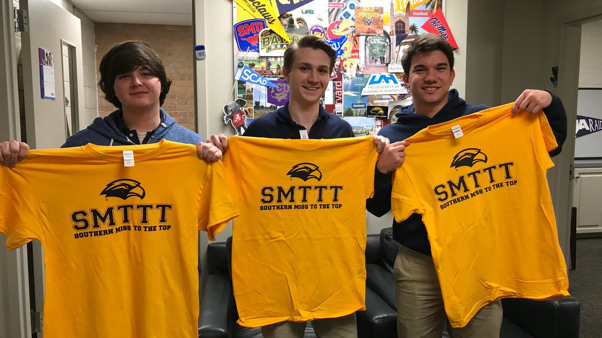 USM_Alex's tweet photo. .@JacksonAcademy seniors are #GoingGold! #SMTTT https://t.co/ZJc1VLuQRl