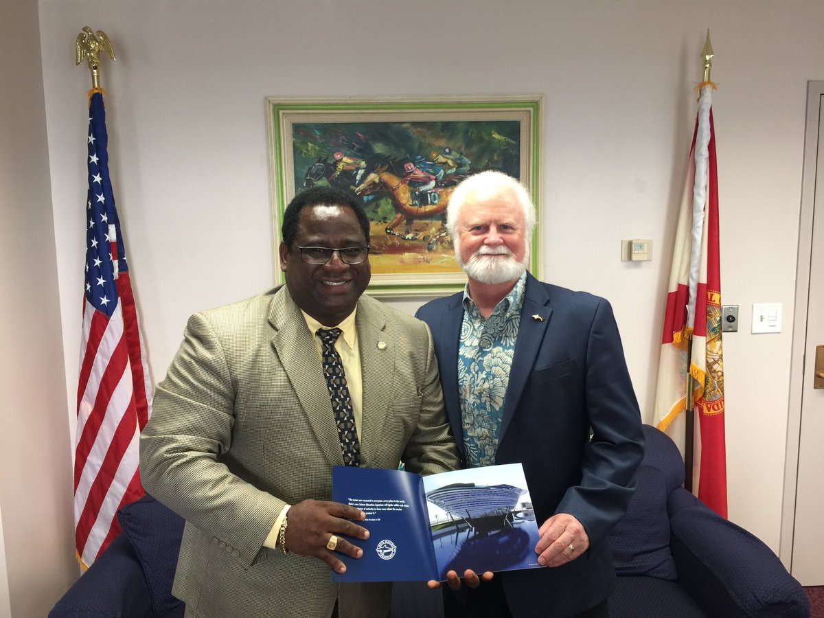 MoteMarineLab's tweet photo. Dr. Crosby stopped by @NEWTFL’s office to discuss #OceansForAll this afternoon. #motemarinelab https://t.co/9PMYOhcGvZ