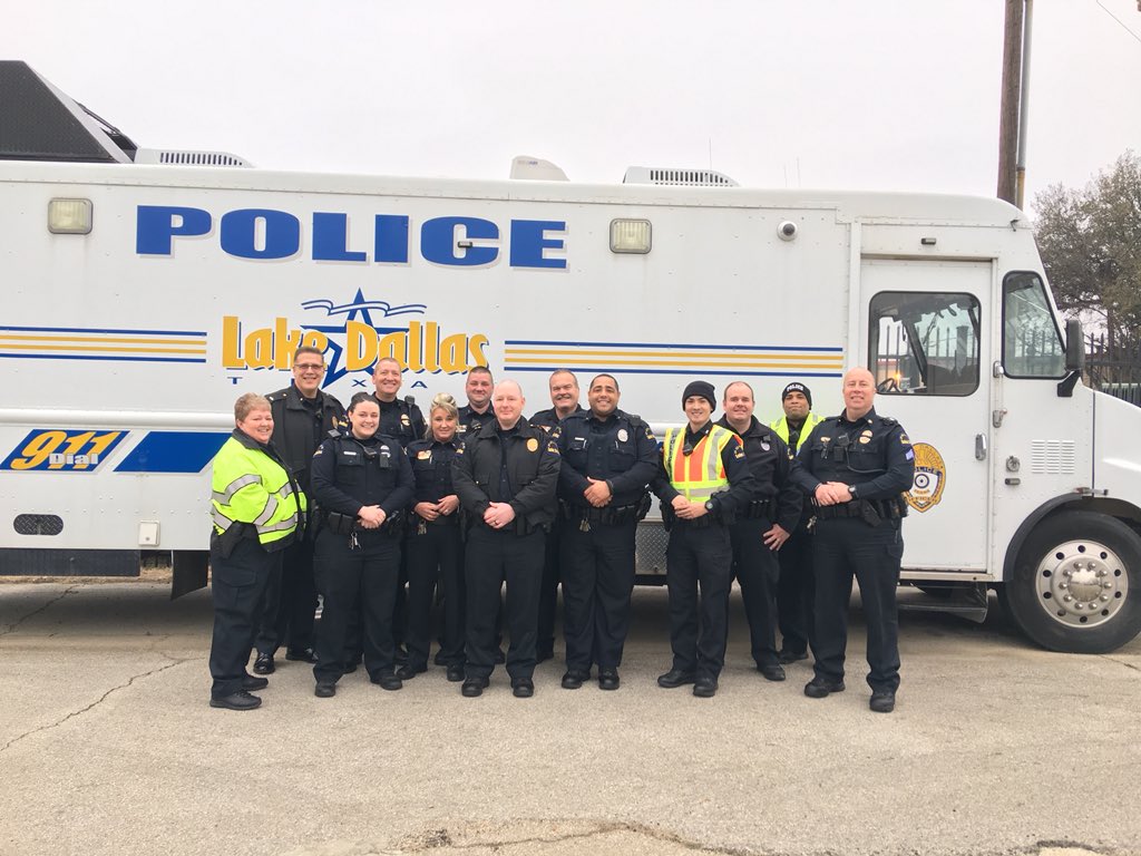 Officers from LDPD getting ready for the Mardis Gras parade on Main Street. You still have time to make the parade @ 5:30. The event will go until 9pm. Bring the family!
#PolicingExcellence