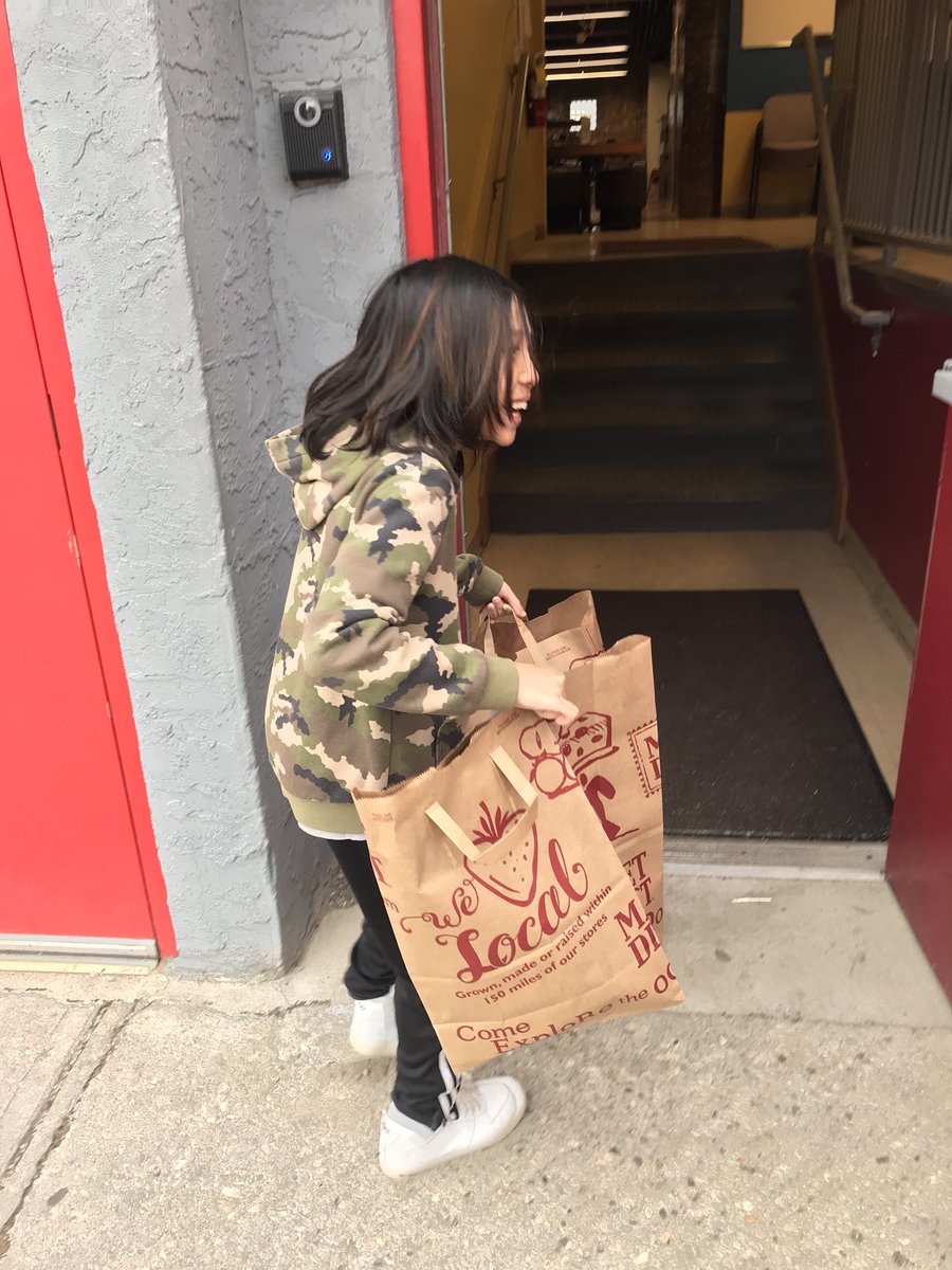 laurs42's tweet photo. Our favorite place to visit @HomelessFamFdn Dowd Education Center...dropping off beanie babies and decorating cookies with @JMSbears student council. https://t.co/csCM5ouzV7